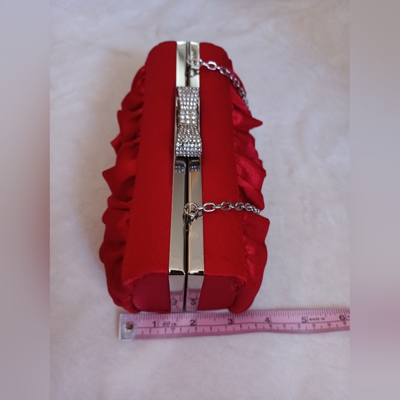 Expressions NYC red clutch - Picture 8 of 8